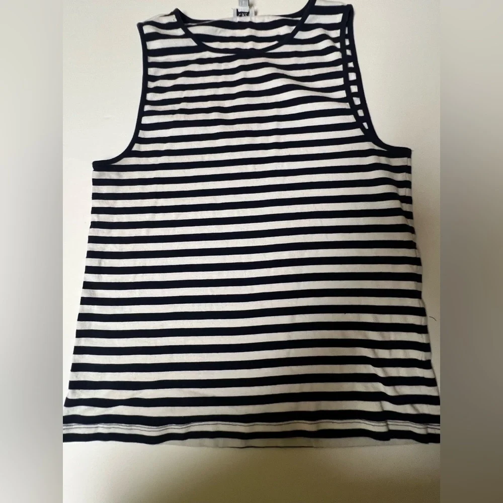 J CREW NAVY & WHITE STRIPE SLEEVELESS TOP W/ROUND NECK  SIZE XL. SOFT COTTON